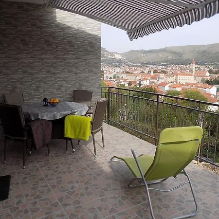 Apartmani Balan S Vanjskim Bazenom تروغير الغرفة الصورة